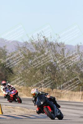 media/Dec-01-2025-Moto Forza (Mon) [[2daa91e15f]]/3-Beginner Group/Session 3 (Turn 3)/
